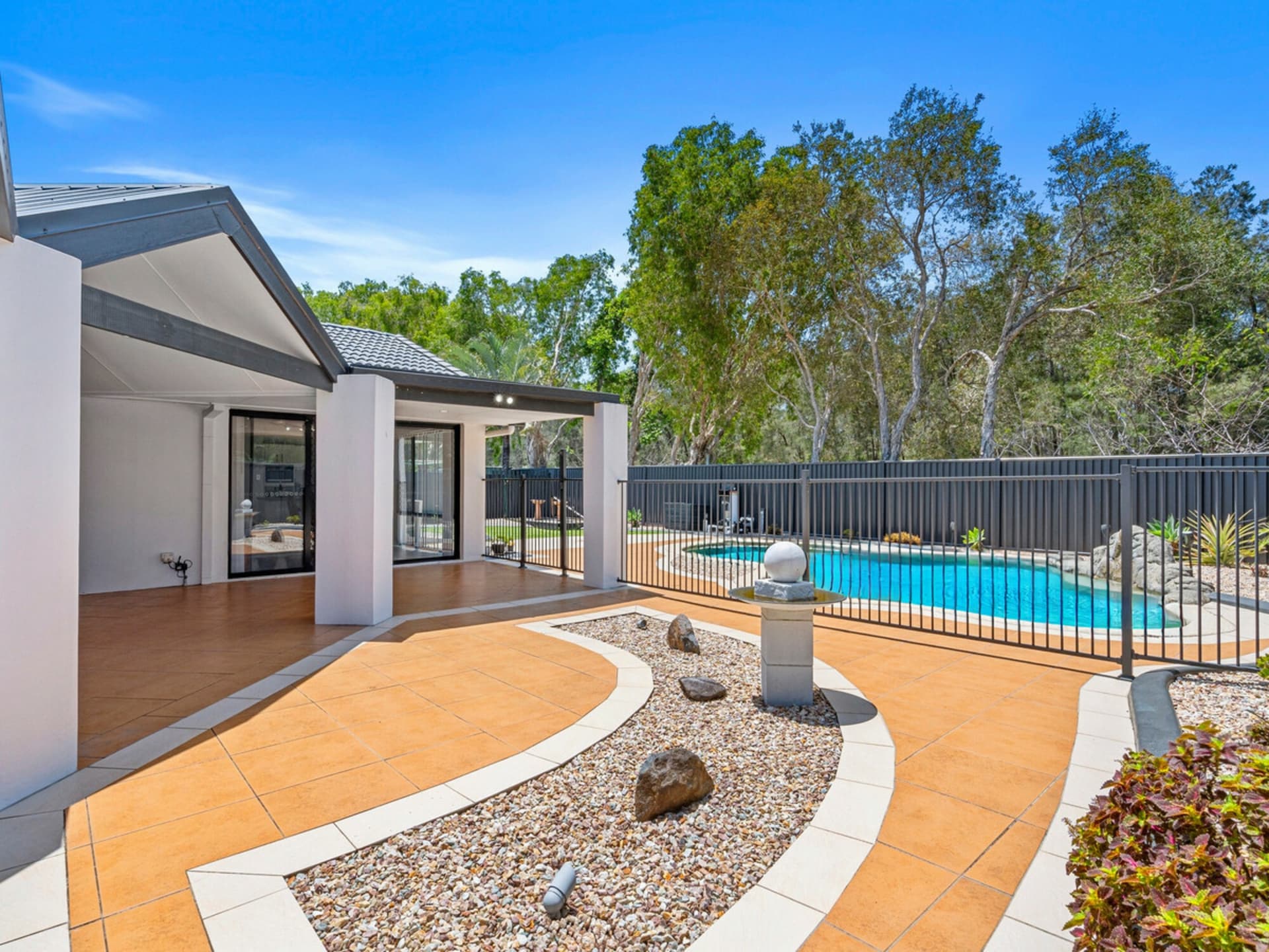 45 Lakeshore Drive, Helensvale, Helensvale - Thumbnail 3
