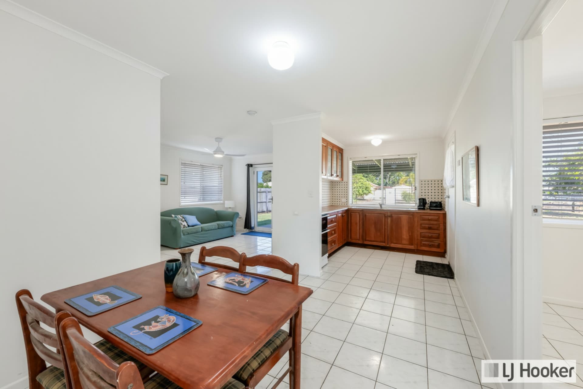 6 Alexander Drive, Moore Park Beach, Moore Park Beach - Thumbnail 8