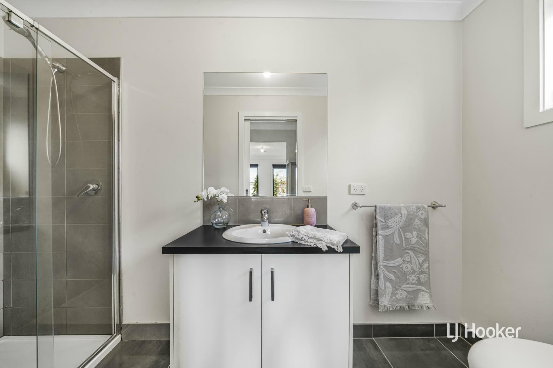 70 Chapman Drive, Wyndham Vale, Wyndham Vale - Thumbnail 4