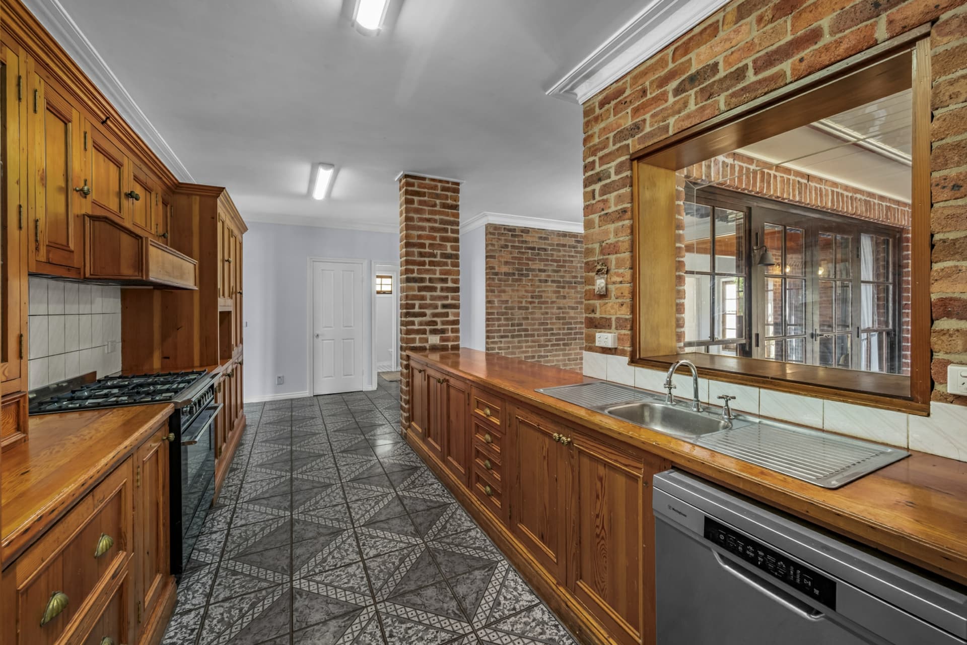 1 Christine Close, Rutherford, Rutherford - Thumbnail 4