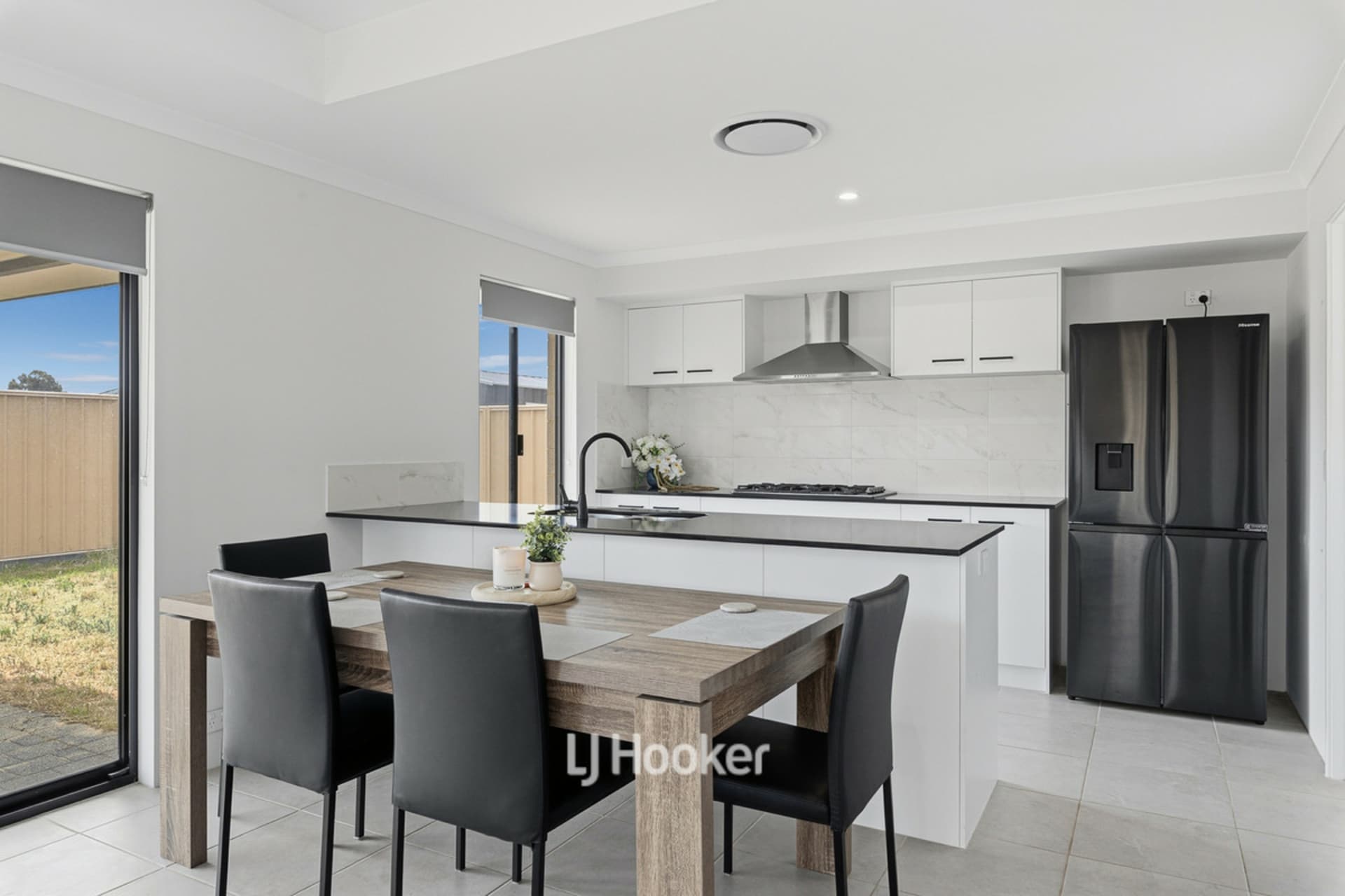 7 Hatfield Way, Millbridge, Millbridge - Thumbnail 3