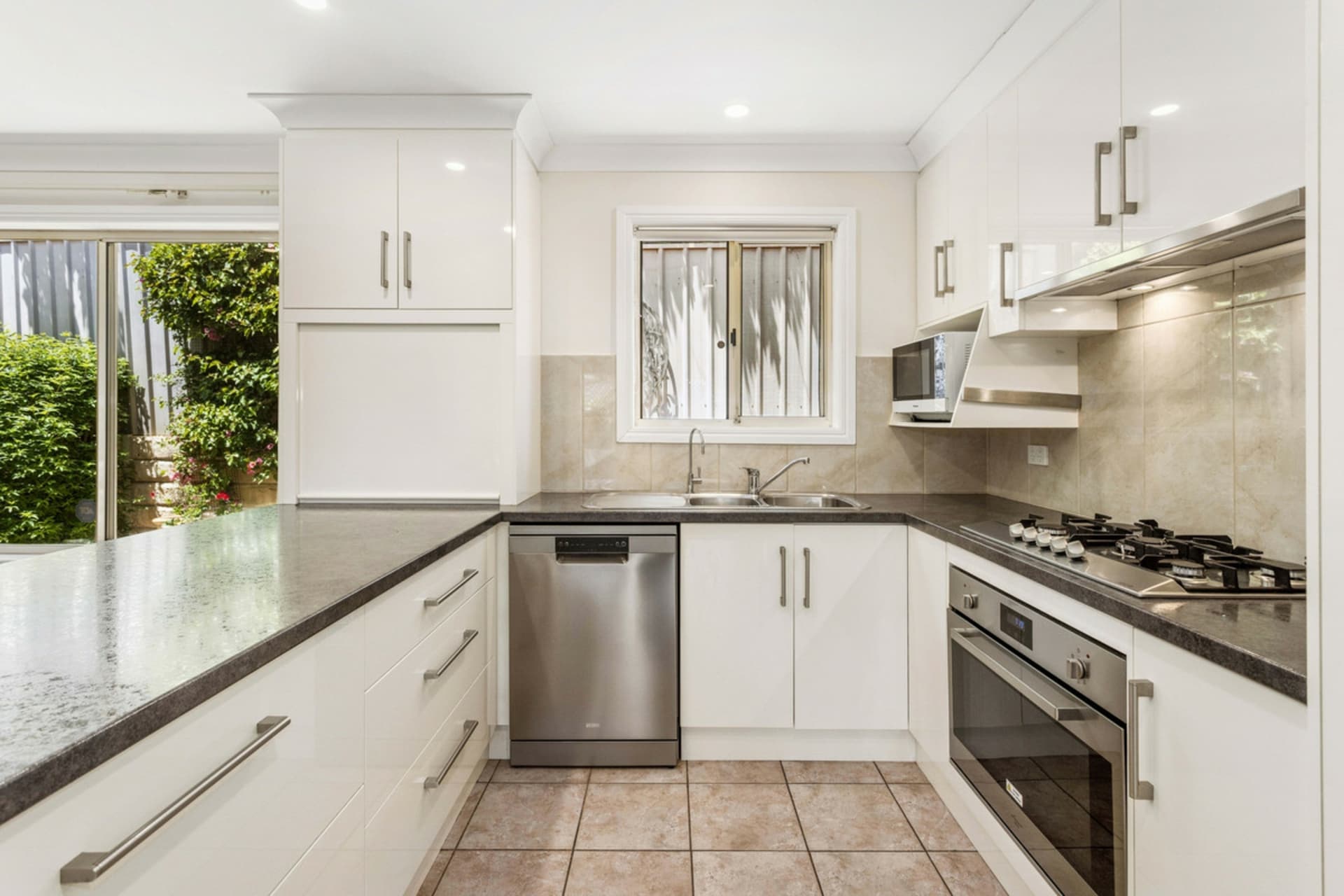 4 Emperor Avenue, Golden Grove, Golden Grove - Thumbnail 2
