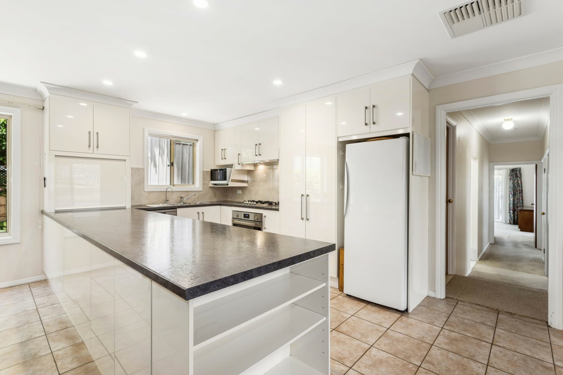 4 Emperor Avenue, Golden Grove, Golden Grove - Thumbnail 3