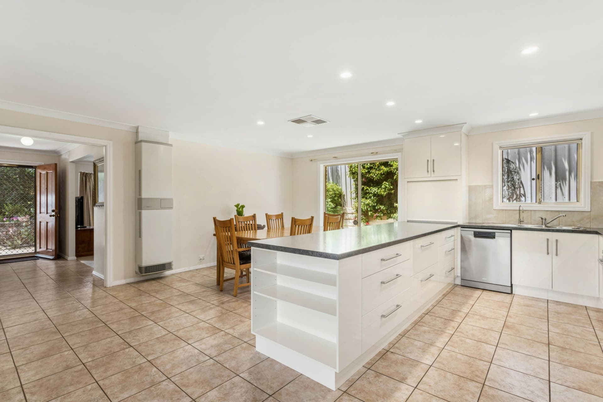 4 Emperor Avenue, Golden Grove, Golden Grove - Thumbnail 4