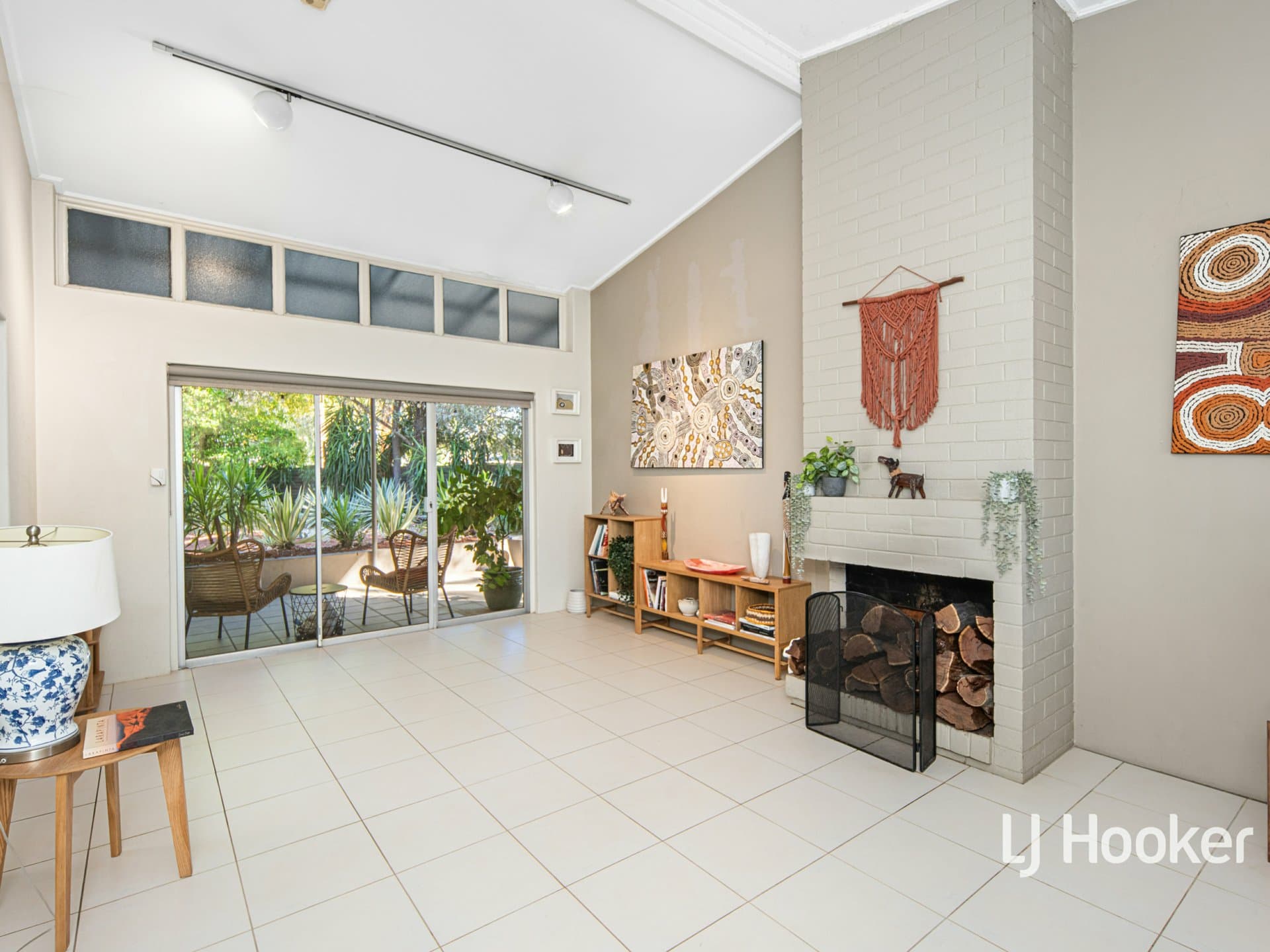 19 Larapinta Drive, Gillen, Gillen - Thumbnail 4