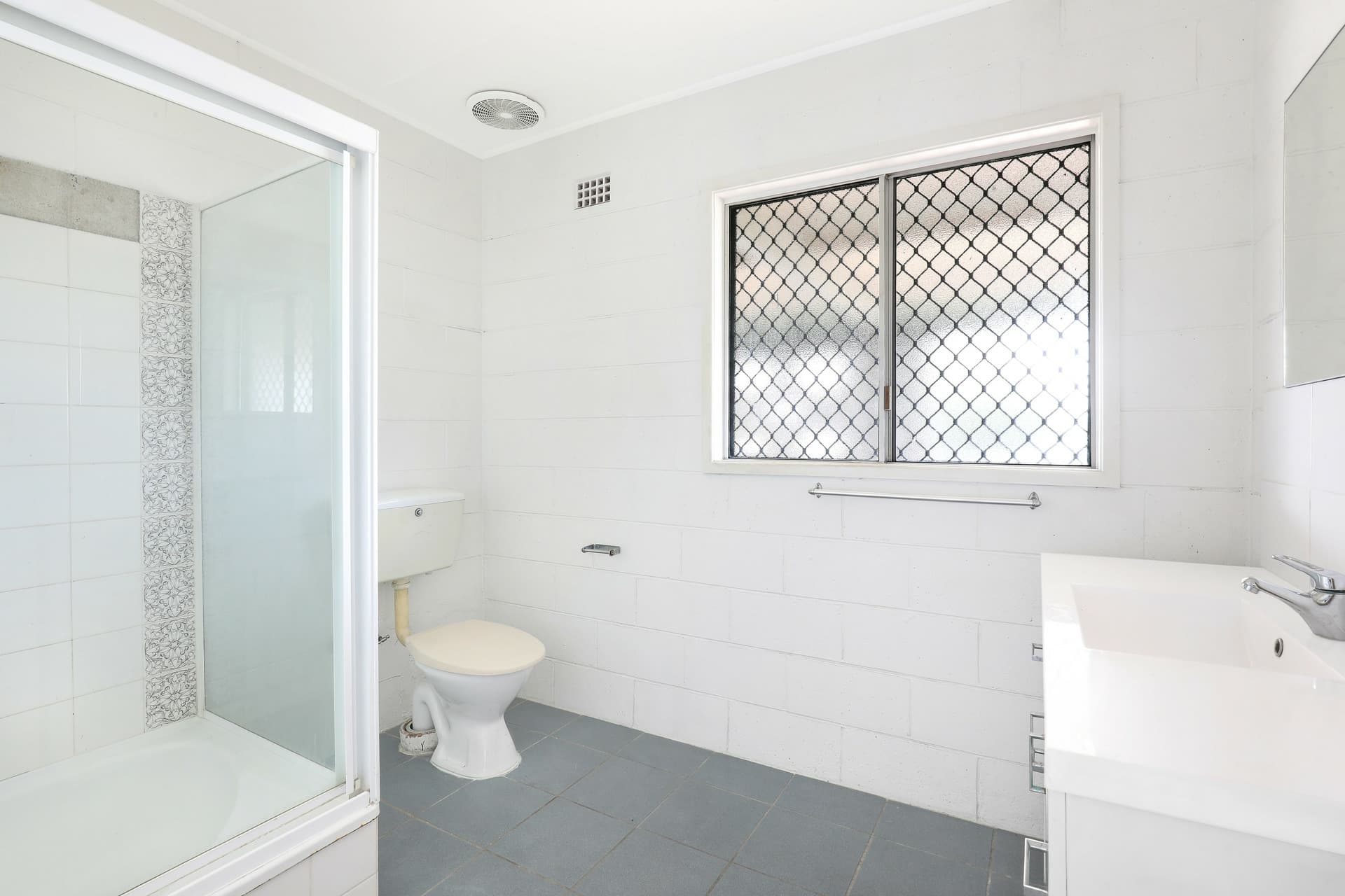1A Deakin Street, Oak Flats, Oak Flats - Thumbnail 8