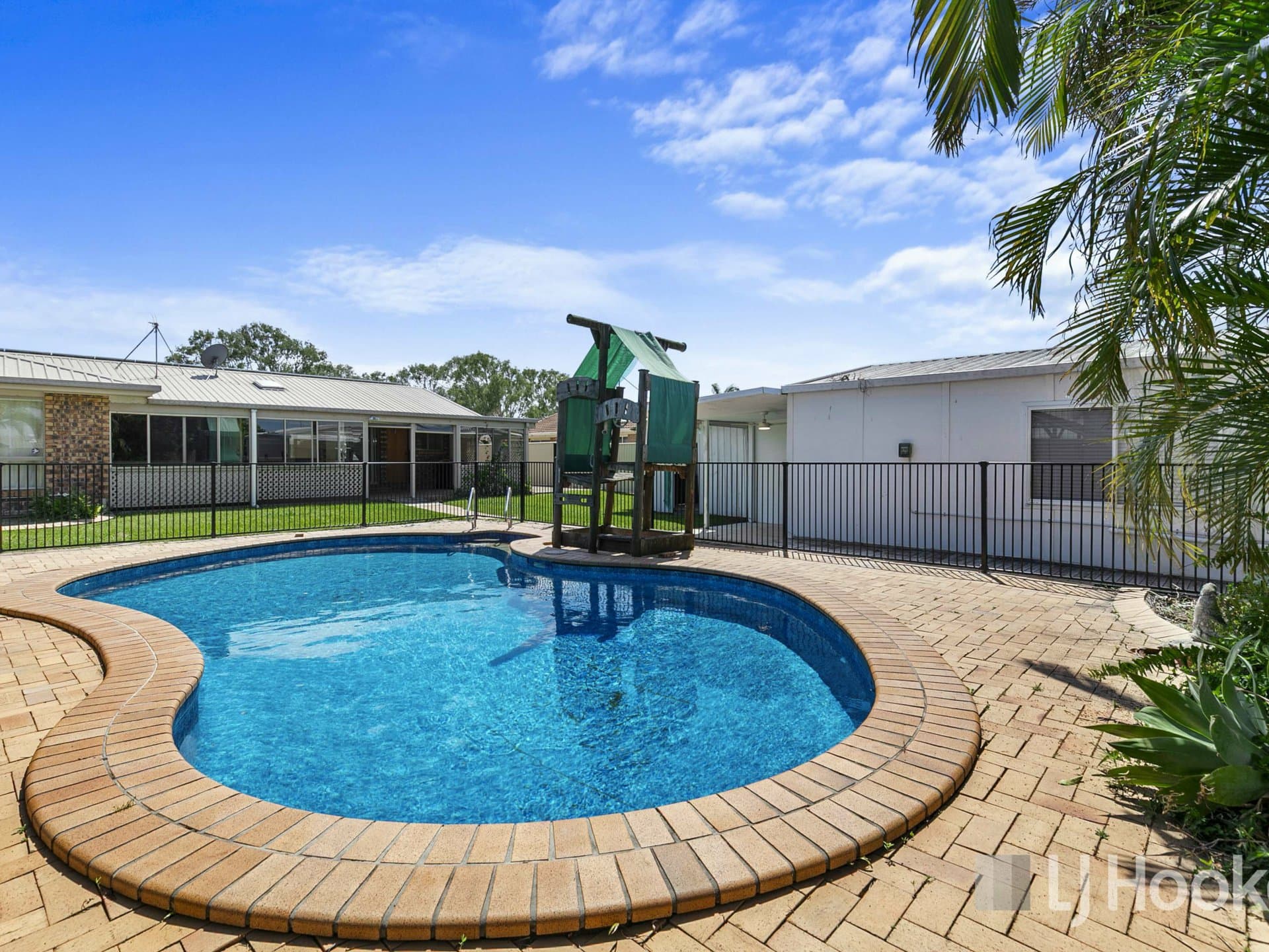25 Moolyyir Street, Urangan, Urangan - Thumbnail 4