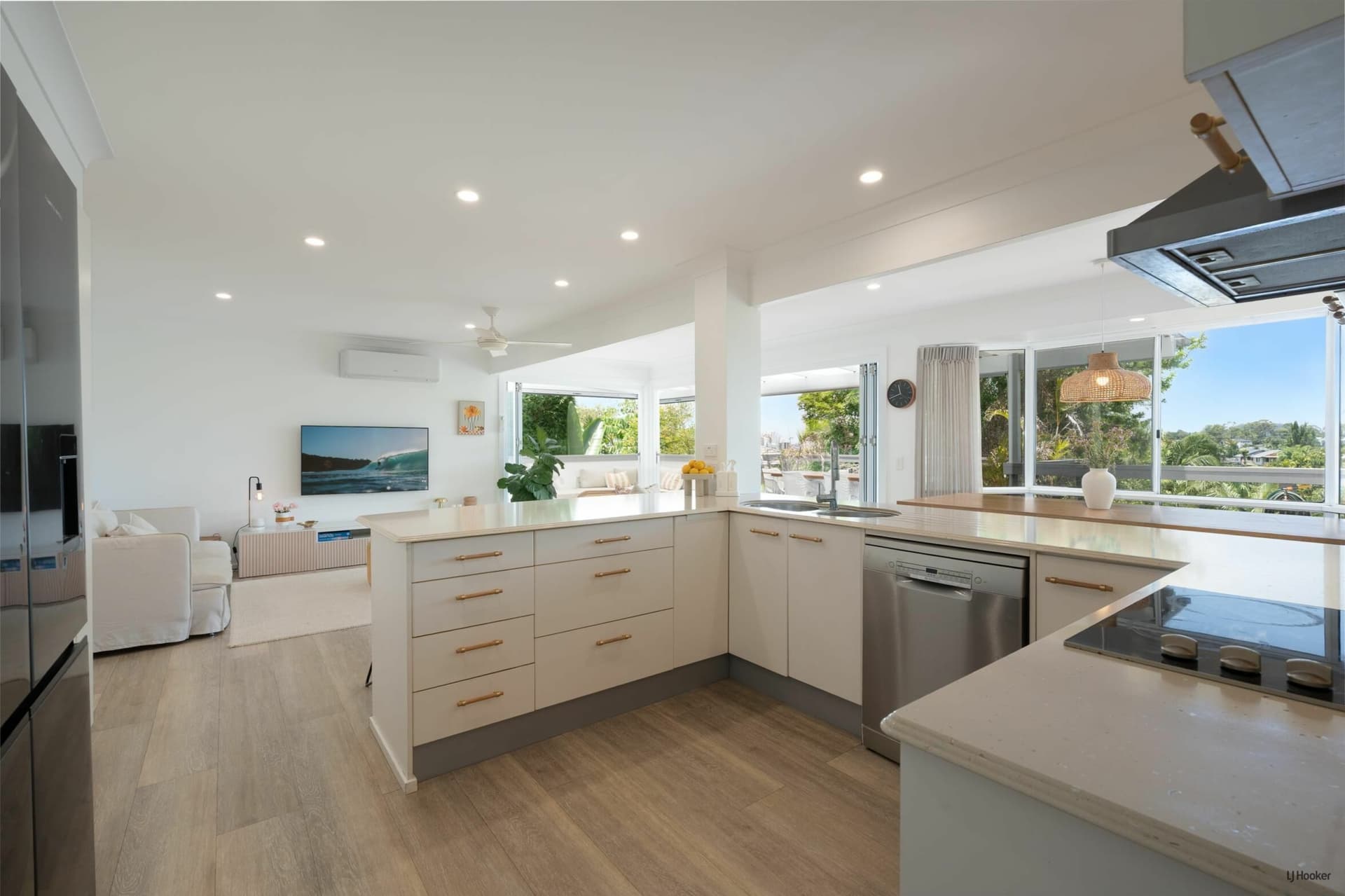 4 Jarrahdale Drive, Elanora, Elanora - Thumbnail 4