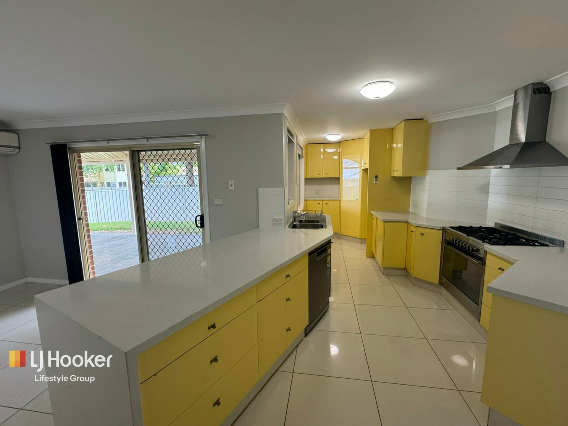 16 Denbigh Place, Harrington Park, Harrington Park - Thumbnail 2