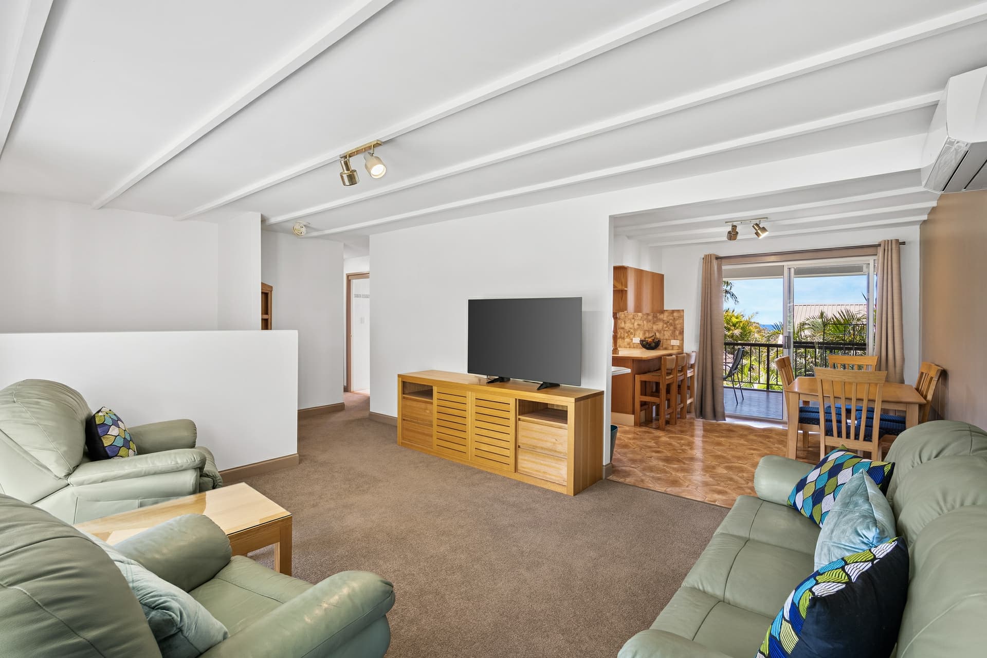 33 Yeramba Crescent, Terrigal, Terrigal - Thumbnail 3