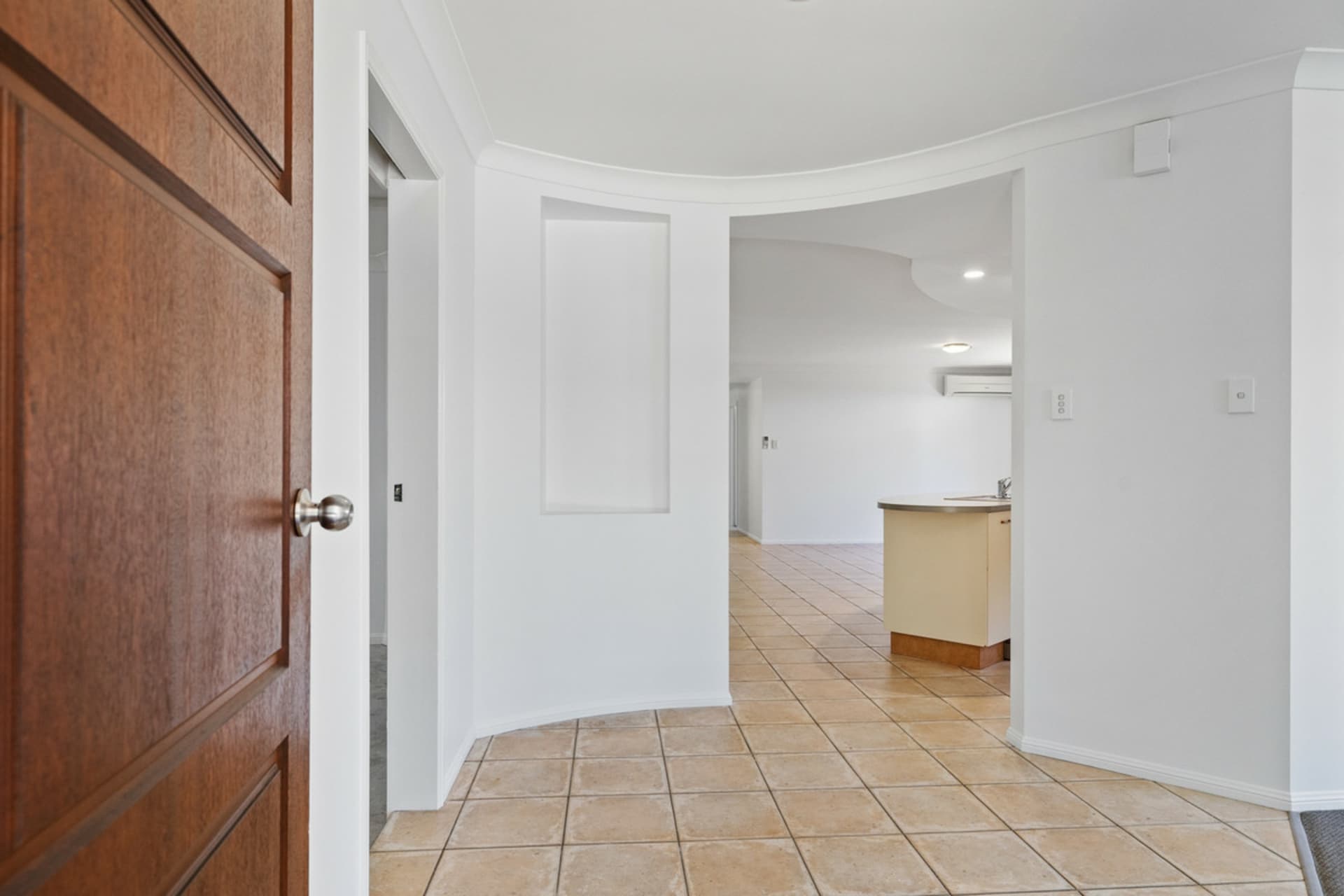 1 Billabong Close, Cleveland, Cleveland - Thumbnail 7