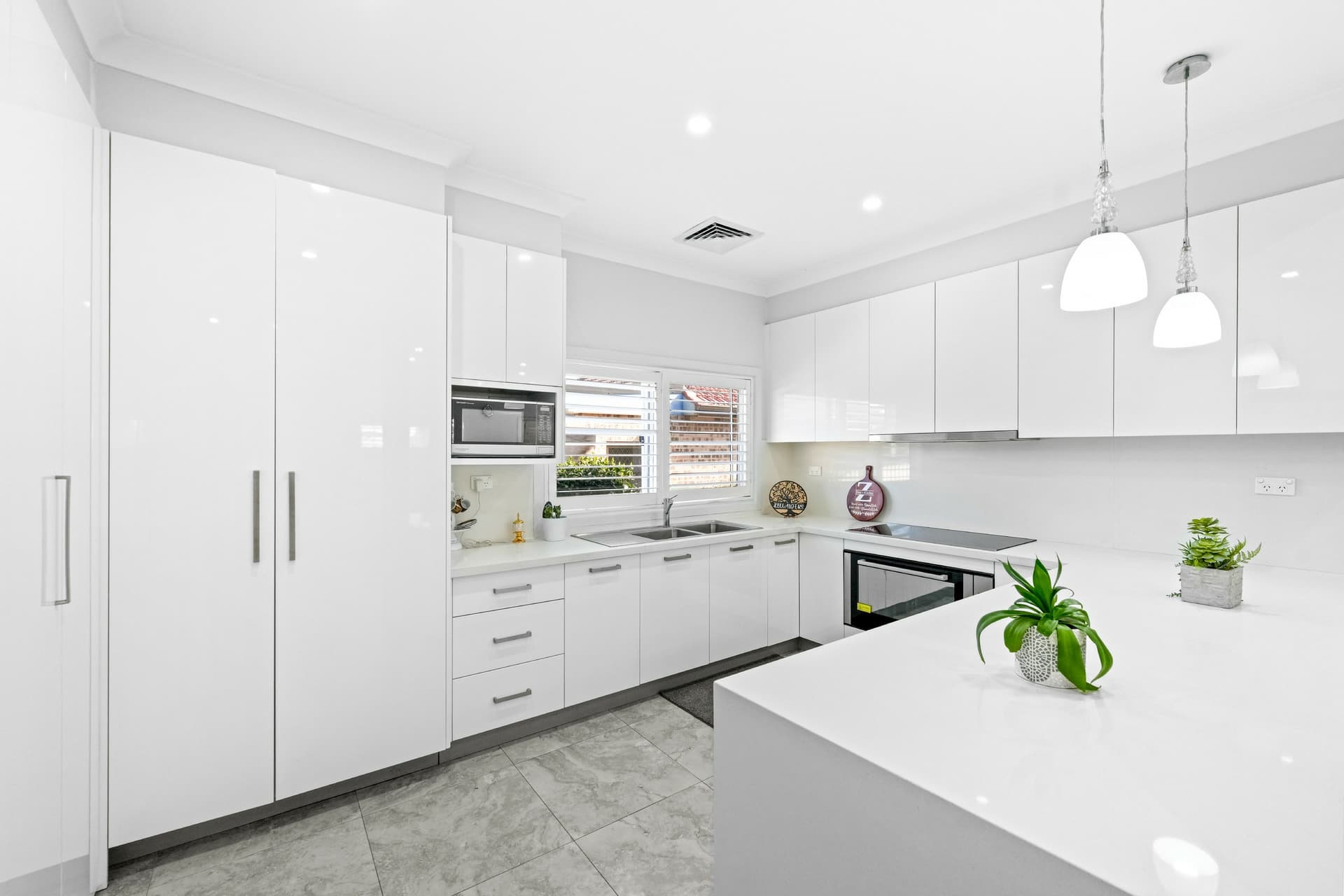 9 Oswald Street, Guildford, Guildford - Thumbnail 2