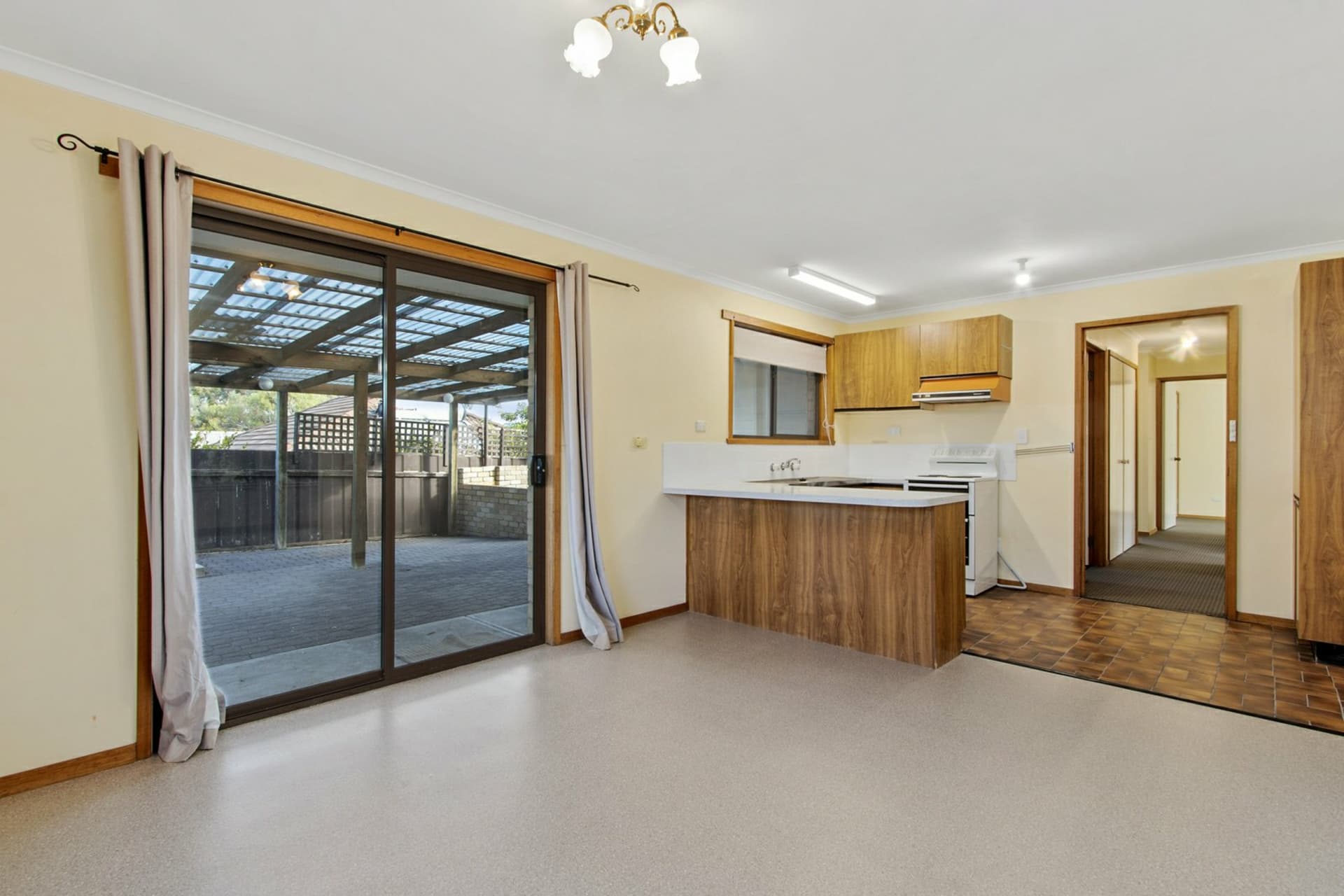 37 Ash Drive, Kingston, Kingston - Thumbnail 5
