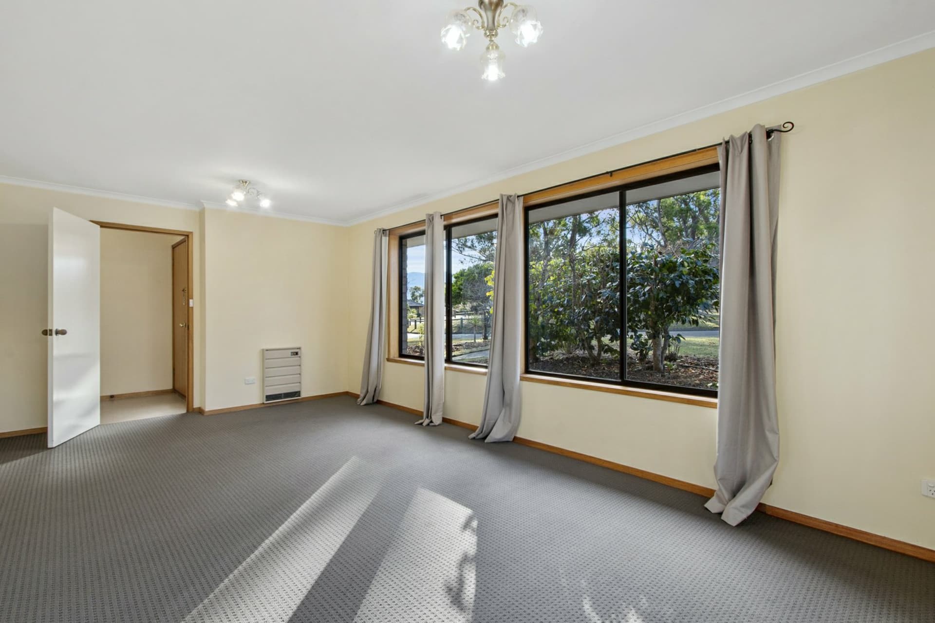 37 Ash Drive, Kingston, Kingston - Thumbnail 7