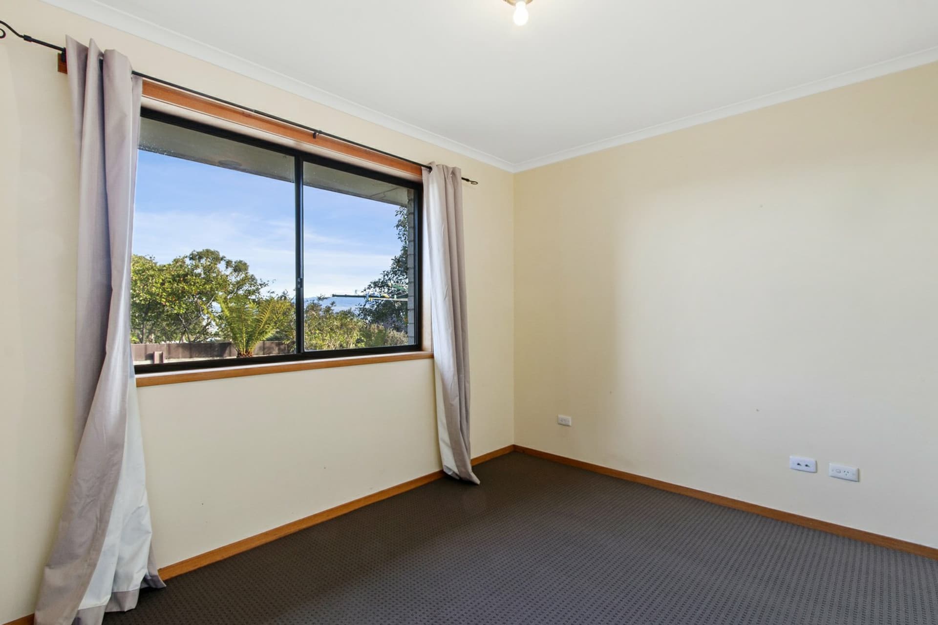 37 Ash Drive, Kingston, Kingston - Thumbnail 8