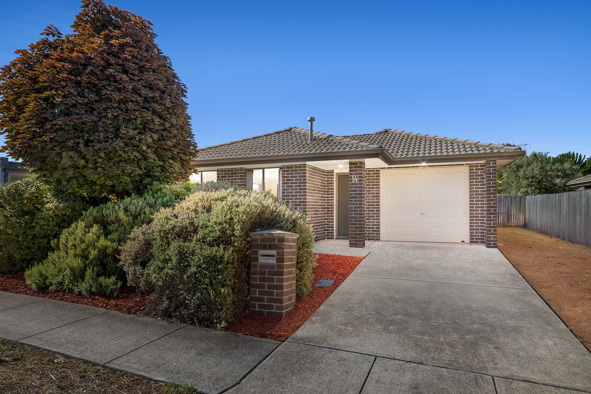 14 Constance Stone Street, Macgregor, Macgregor - Image 1