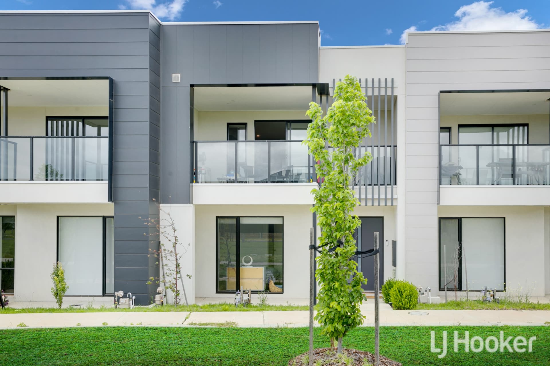 22 Odsal Walk, Strathtulloh, Strathtulloh - Image 1