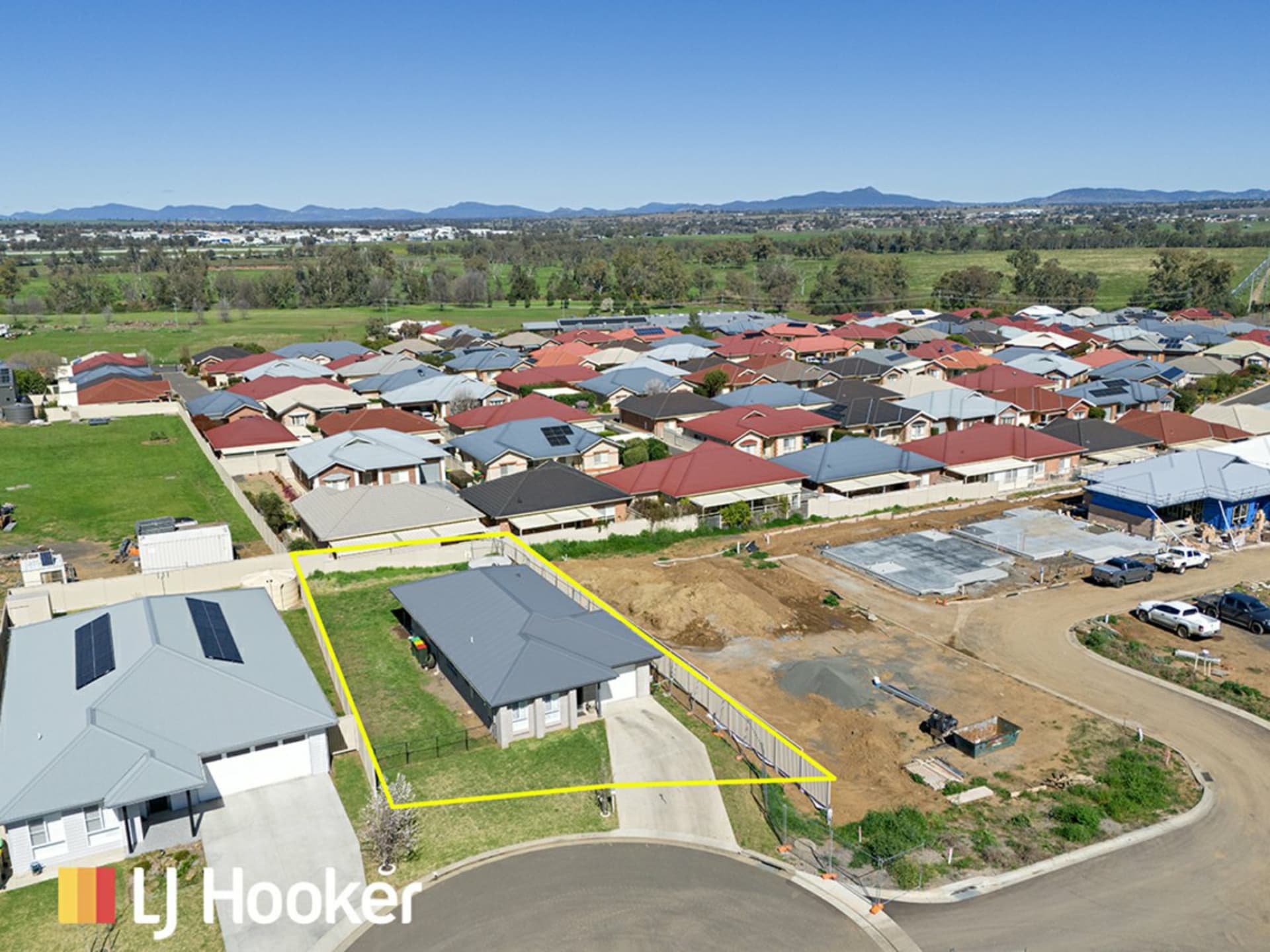13 Bellas Way, North Tamworth, North Tamworth - Thumbnail 3