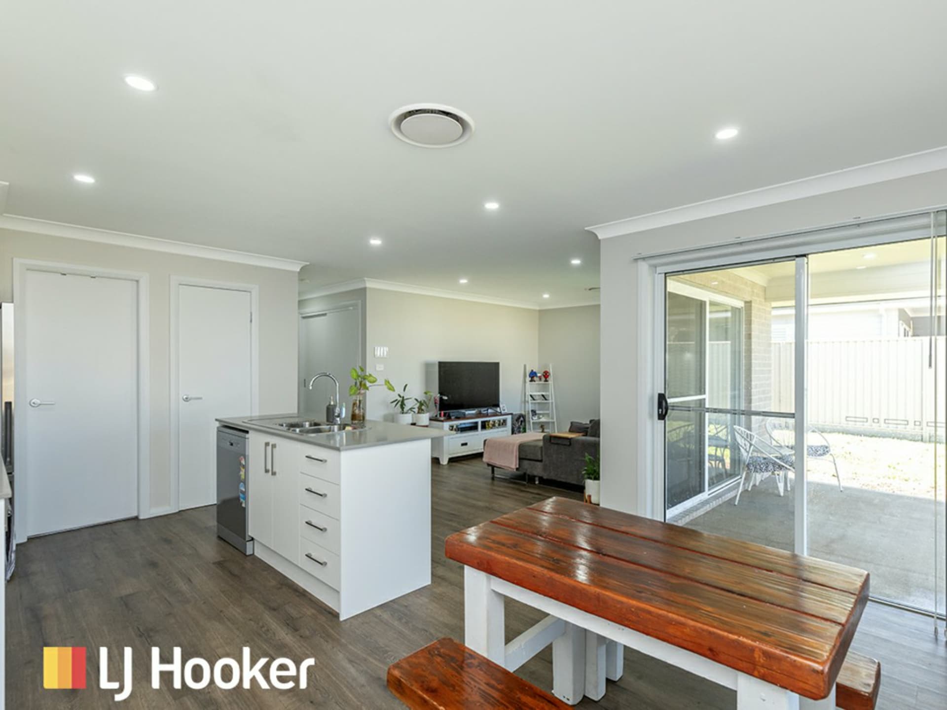 13 Bellas Way, North Tamworth, North Tamworth - Thumbnail 4