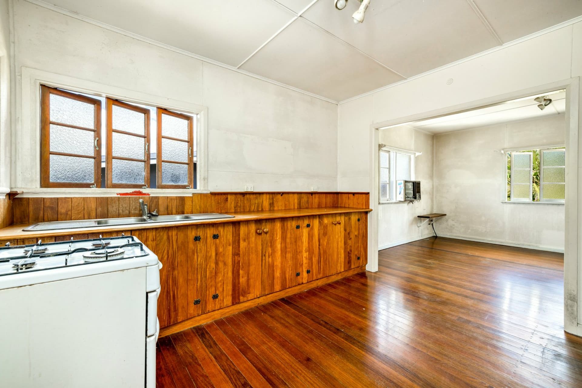139 Greenslopes Street, Edge Hill, Edge Hill - Thumbnail 6