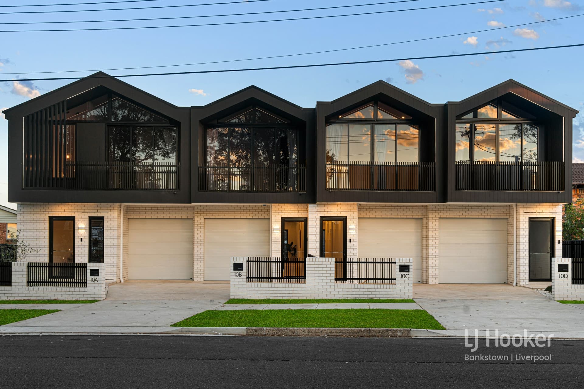 2/10 Ikara Crescent, Moorebank, Moorebank - Image 1