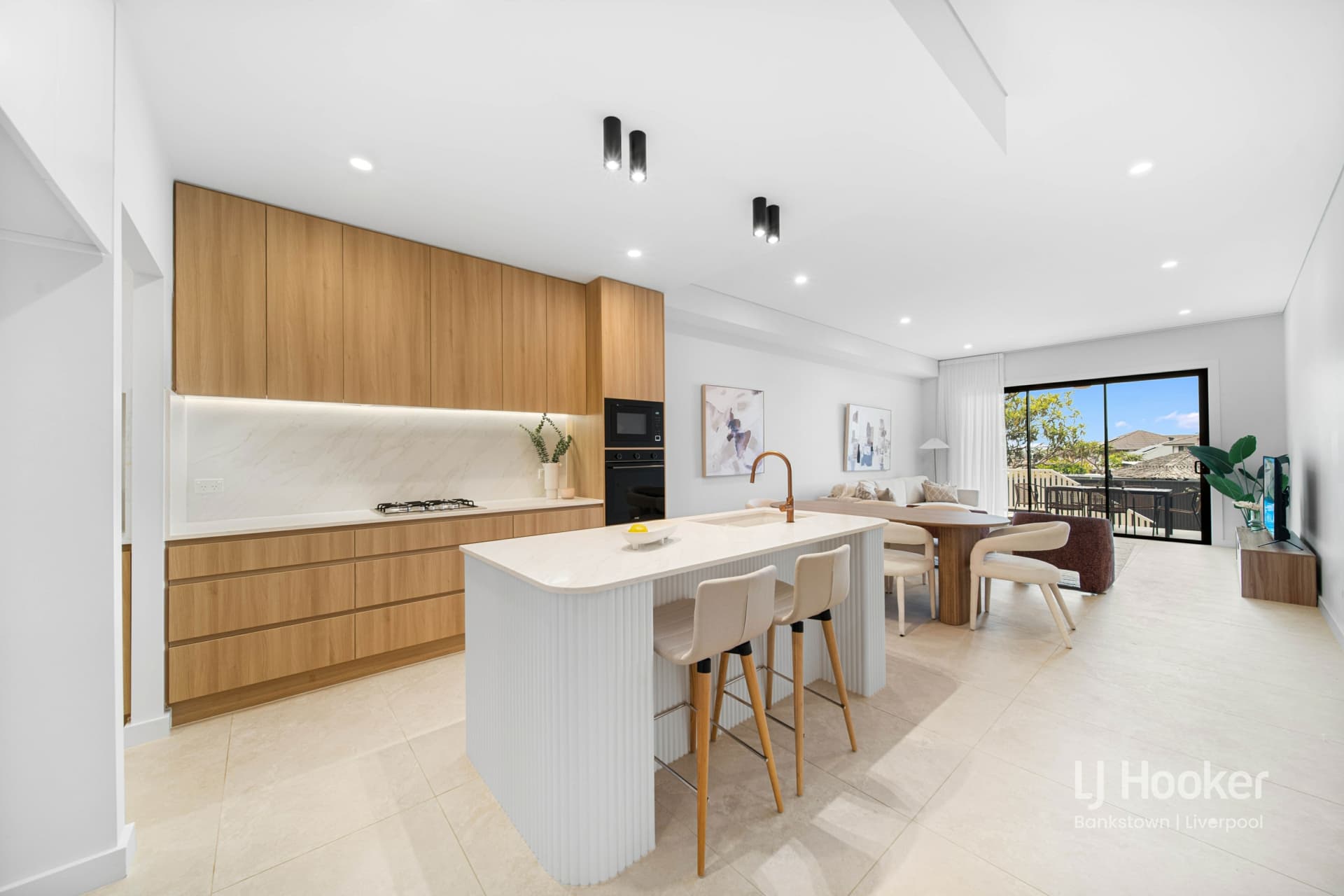 2/10 Ikara Crescent, Moorebank, Moorebank - Thumbnail 2