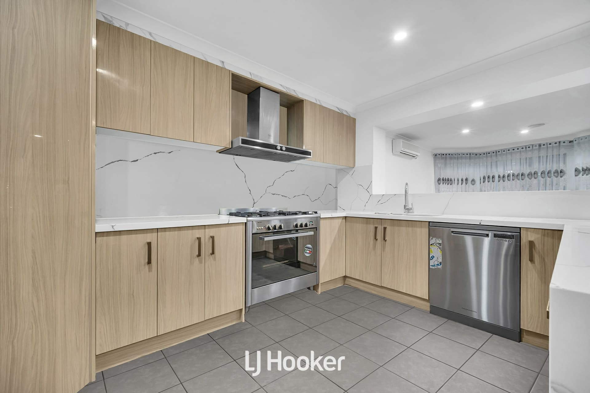 13 Oliver Court, Narre Warren South, Narre Warren South - Thumbnail 5