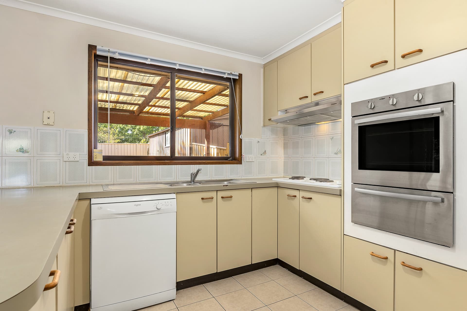 56 Collyburl Crescent, Isabella Plains, Isabella Plains - Thumbnail 3
