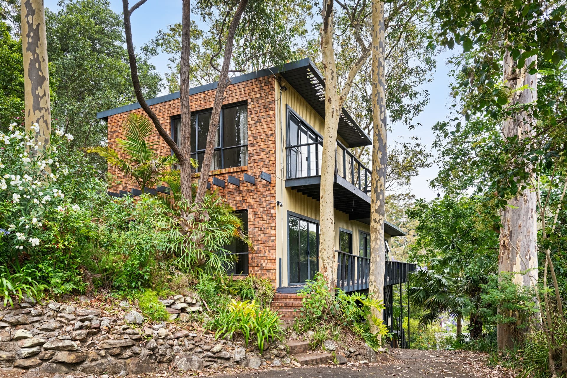 10 De Lauret Avenue, Newport, Newport - Image 1