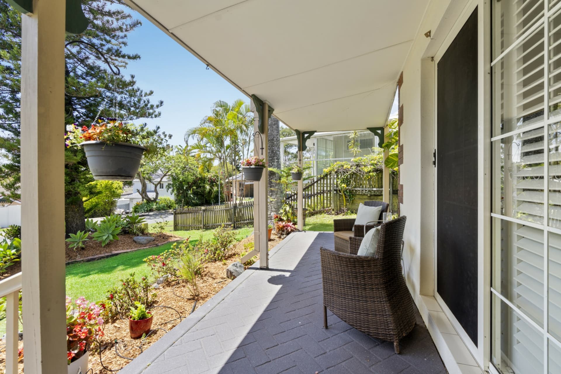 44 Paddington Drive, Carrara, Carrara - Thumbnail 2