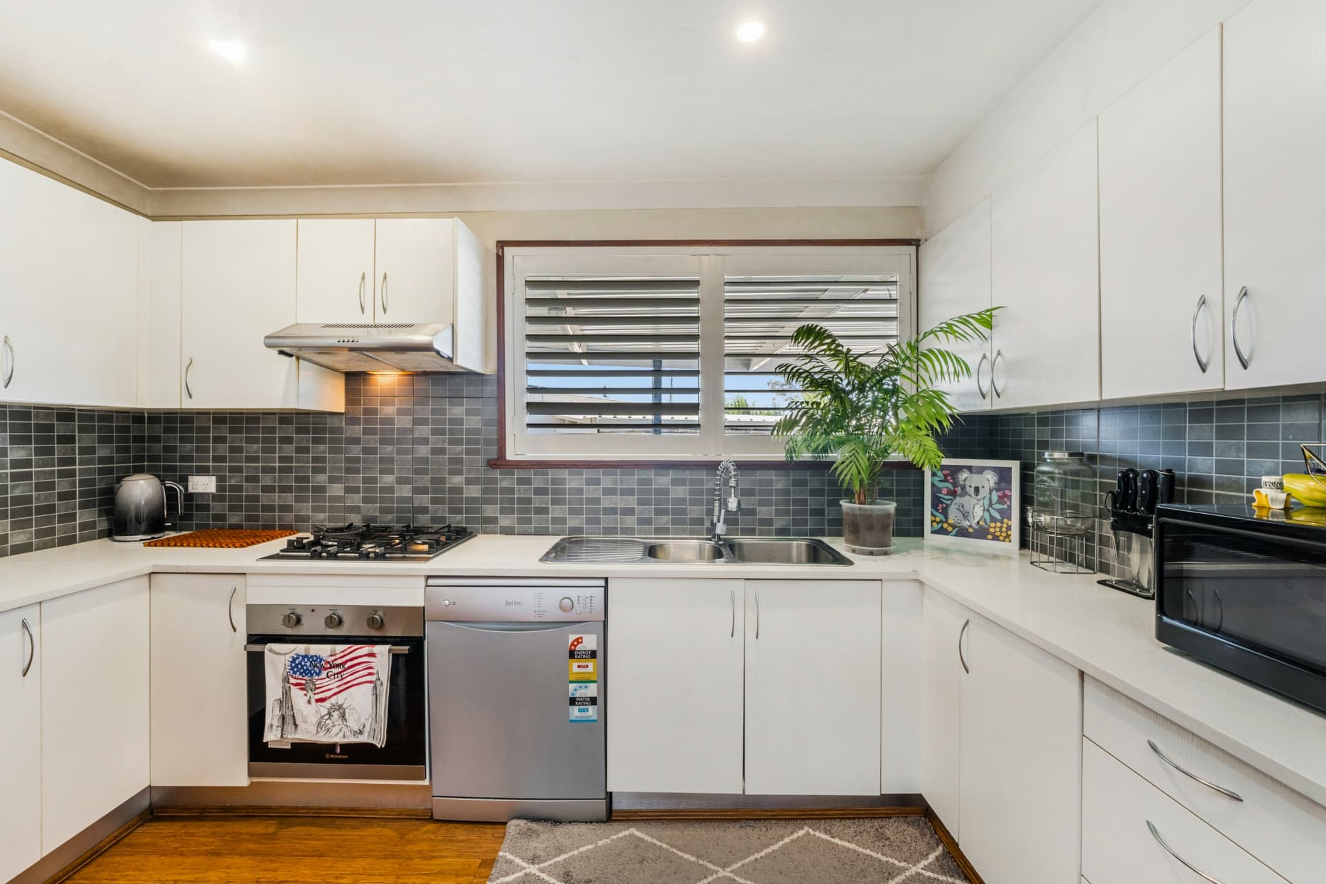 10 Hiland Crescent, Smithfield, Smithfield - Thumbnail 3