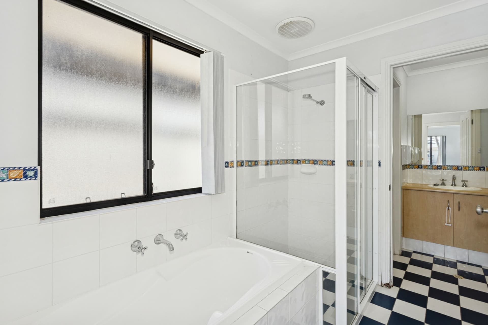 22 Wallace Drive, Craigmore, Craigmore - Thumbnail 4