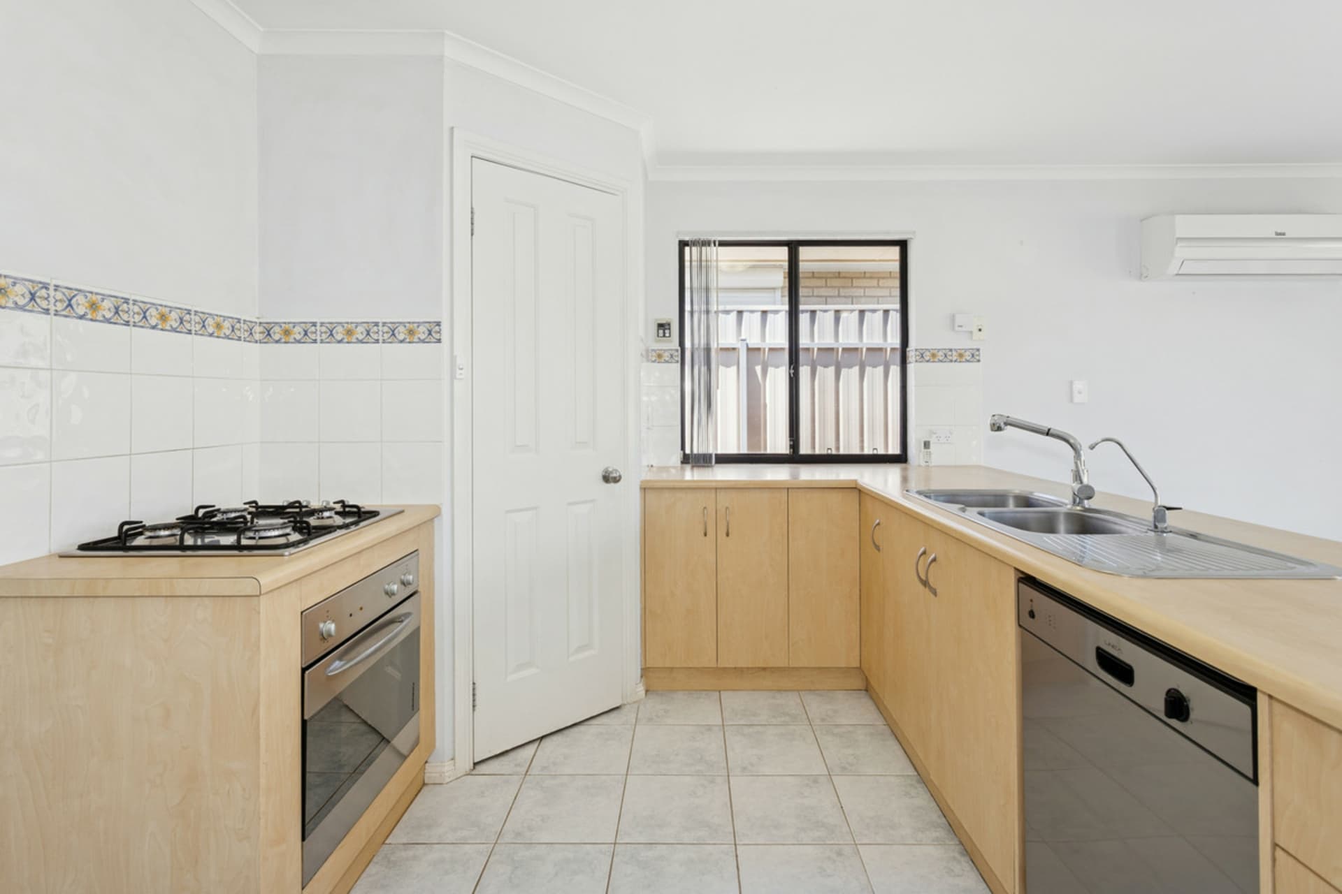 22 Wallace Drive, Craigmore, Craigmore - Thumbnail 8