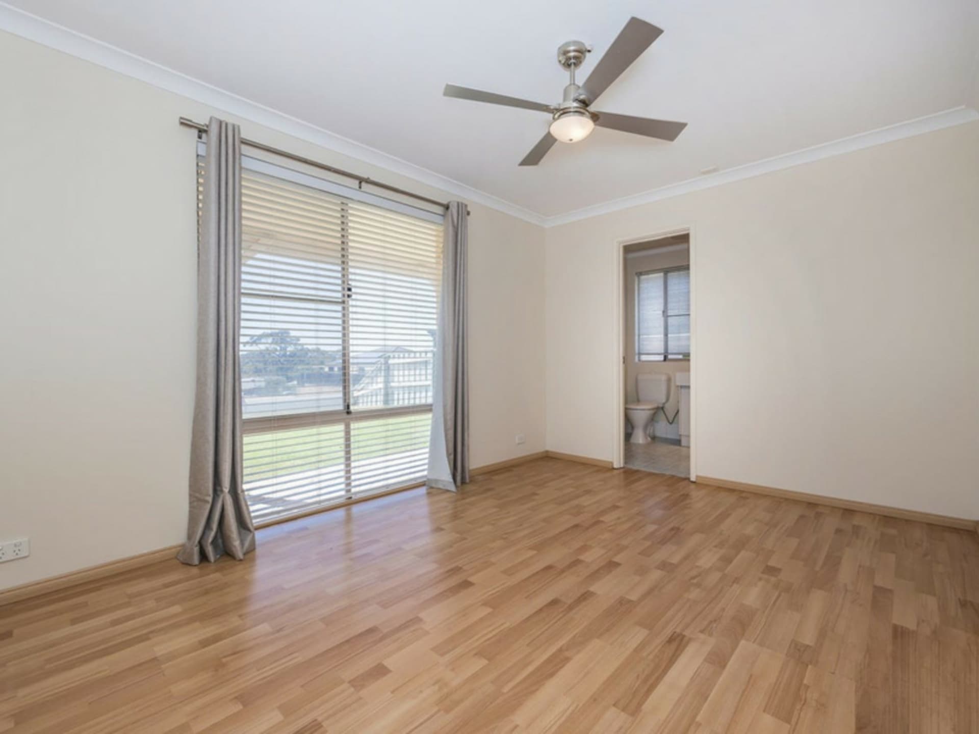 50 Lithgow Drive, Clarkson, Clarkson - Thumbnail 2