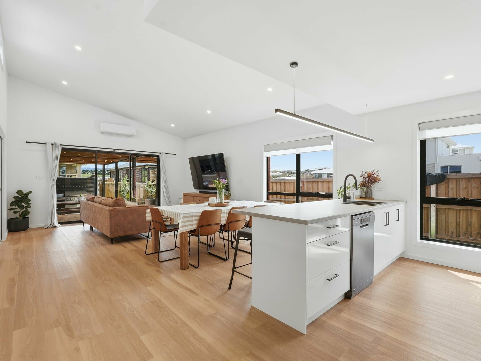 21 Downward Way, Sorell, Sorell - Thumbnail 2