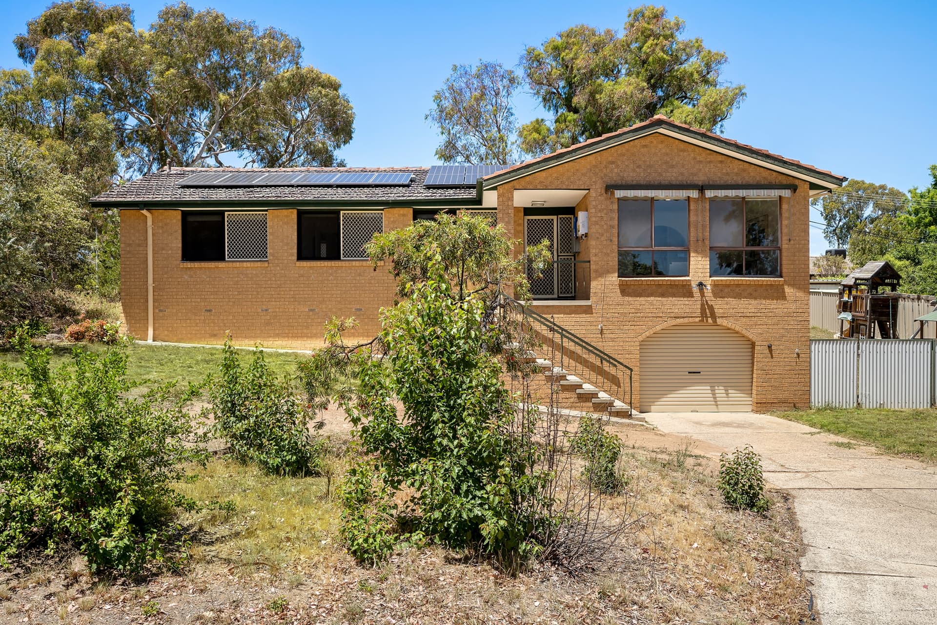 1 Guthridge Crescent, Wanniassa, Wanniassa - Thumbnail 2