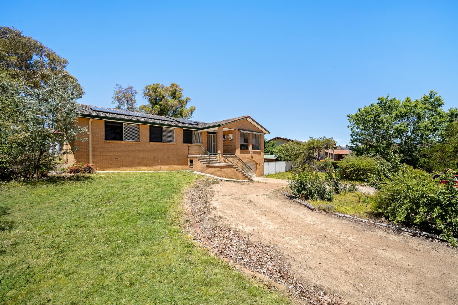 1 Guthridge Crescent, Wanniassa, Wanniassa - Thumbnail 3