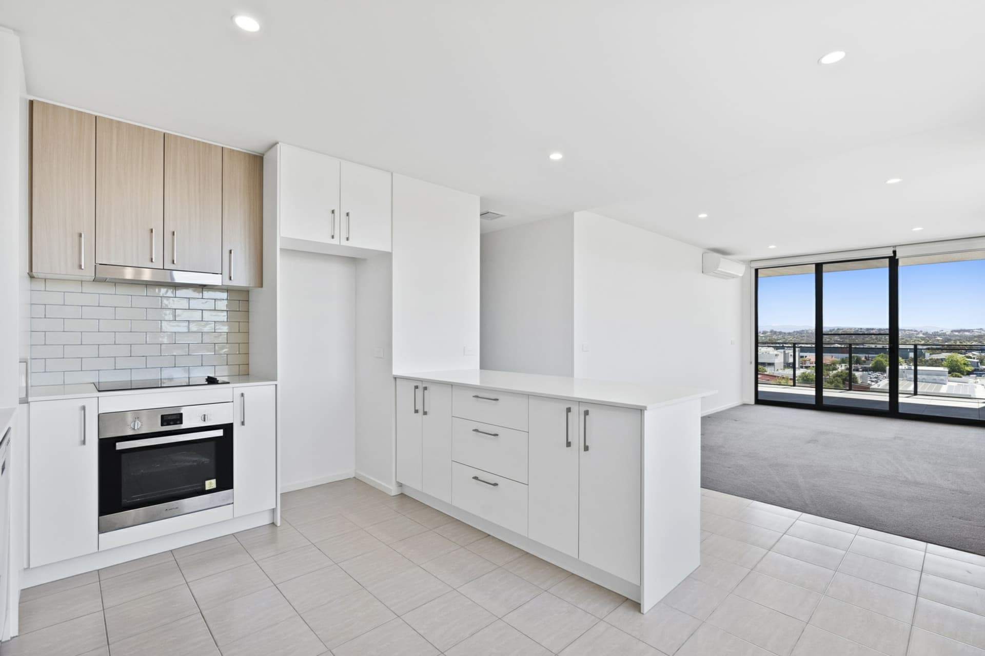 111/2 Hinder Street, Gungahlin, Gungahlin - Thumbnail 2