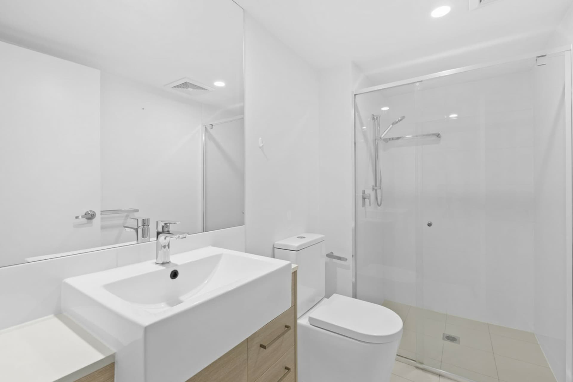 30/14-16 Bright Avenue, Labrador, Labrador - Thumbnail 2