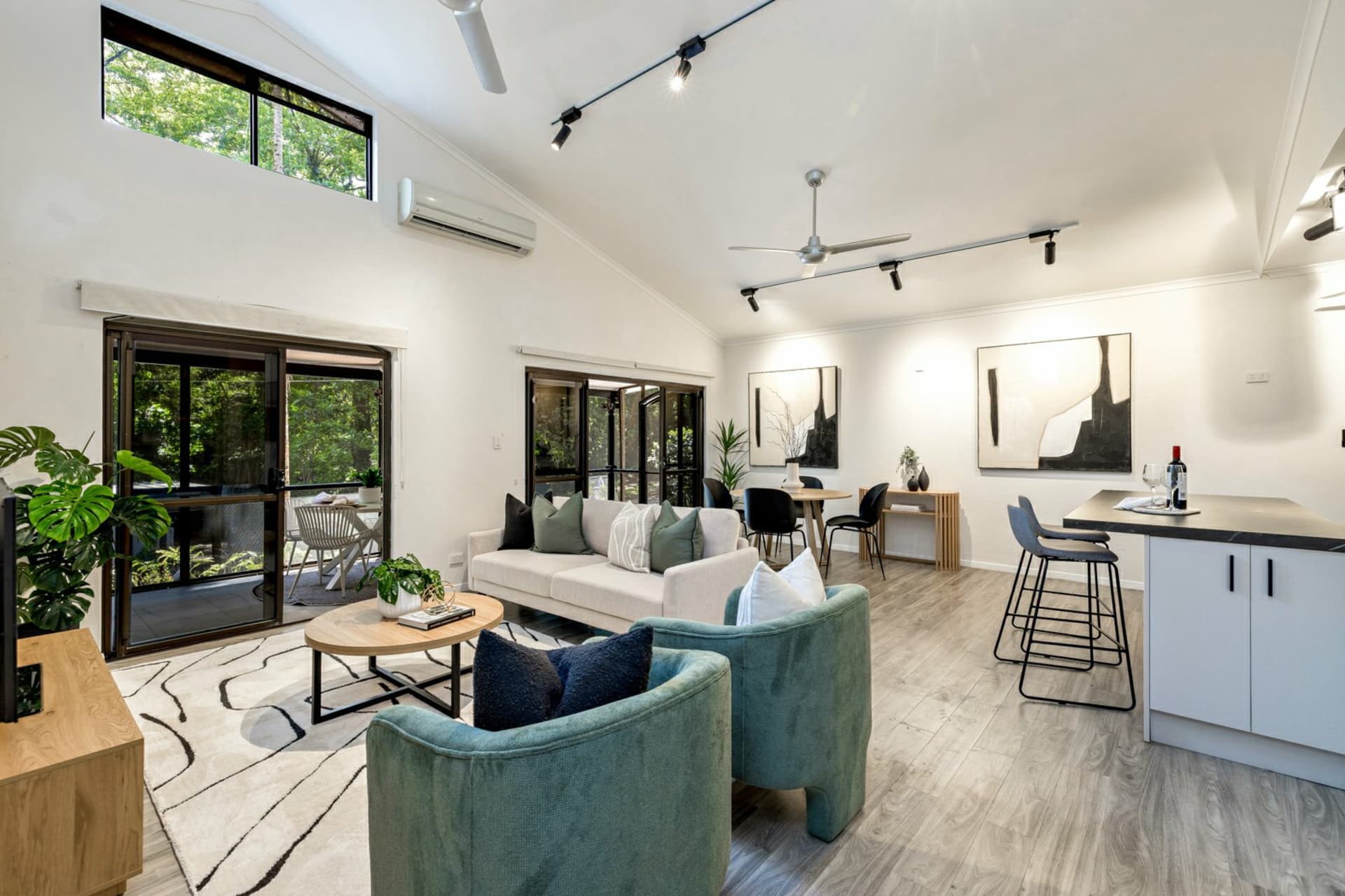 3/22-24 Collins Avenue, Edge Hill, Edge Hill - Image 1
