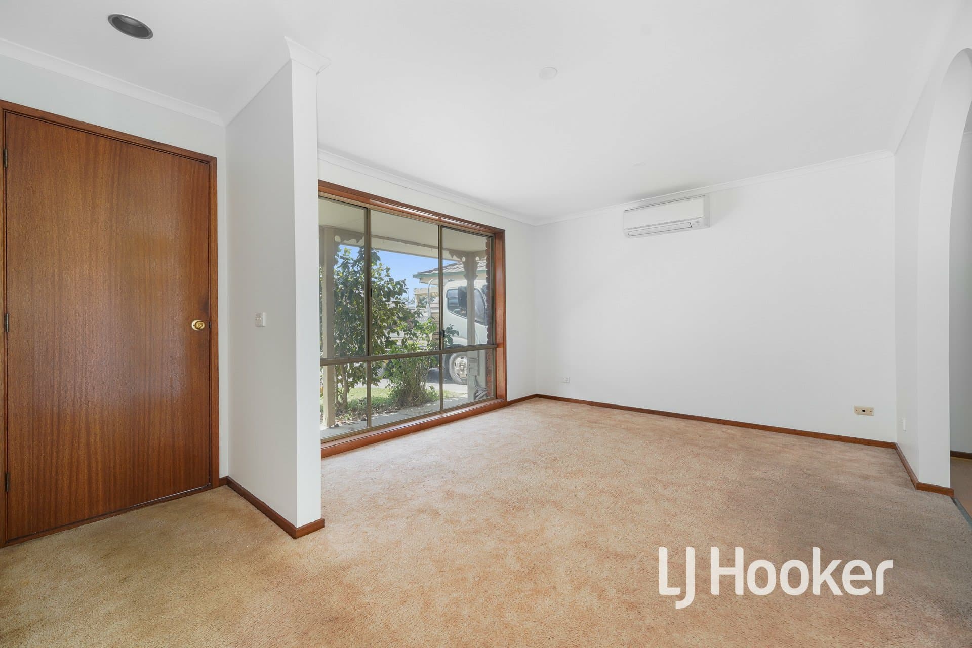 4/3 Main Street, Pakenham, Pakenham - Thumbnail 2
