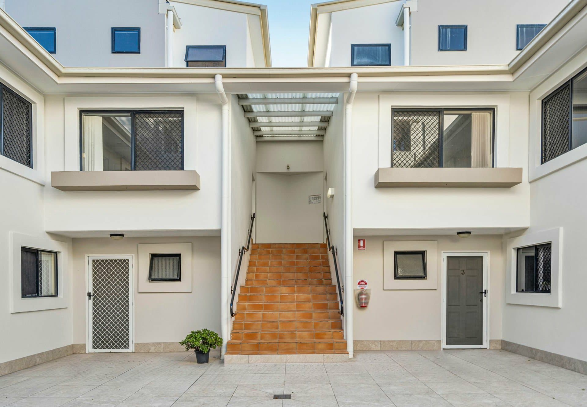 6/2200 Logan Road, Upper Mount Gravatt, Upper Mount Gravatt - Image 1