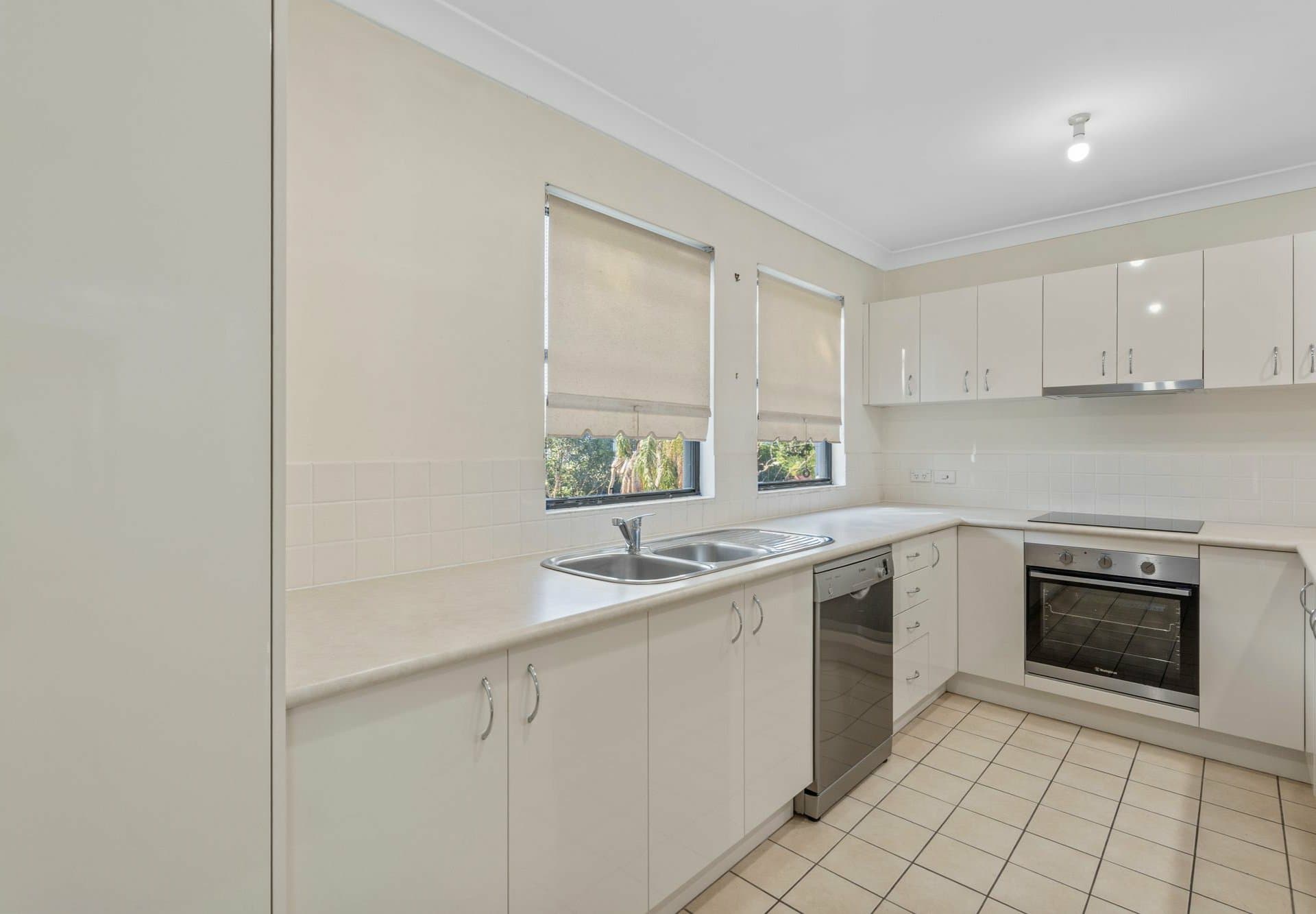 6/2200 Logan Road, Upper Mount Gravatt, Upper Mount Gravatt - Thumbnail 5