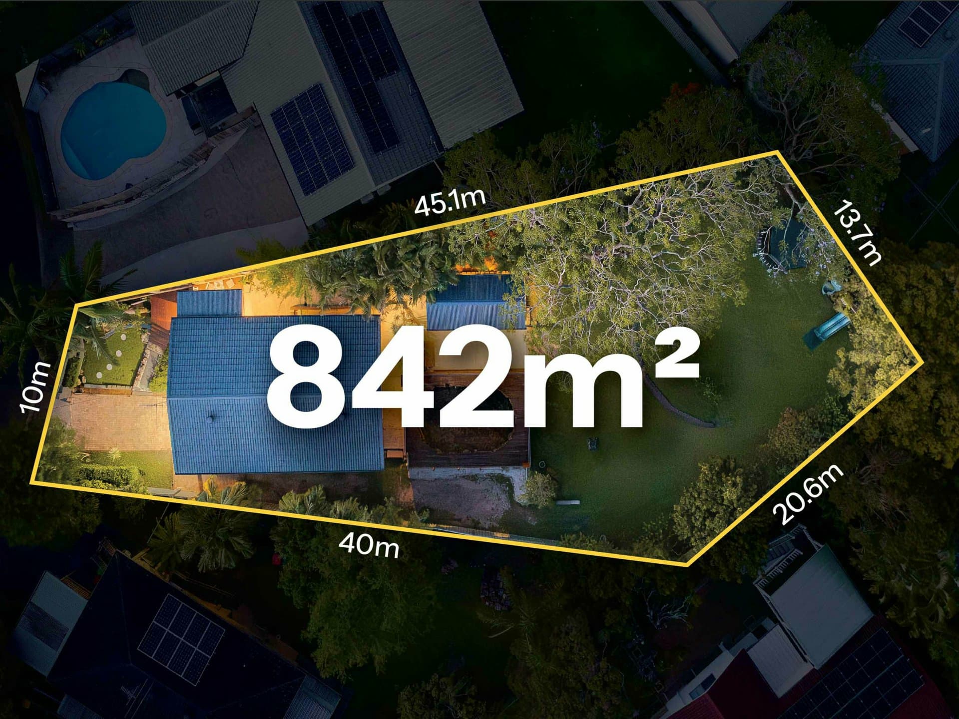 16 Carloch Street, Holland Park West, Holland Park West - Thumbnail 2