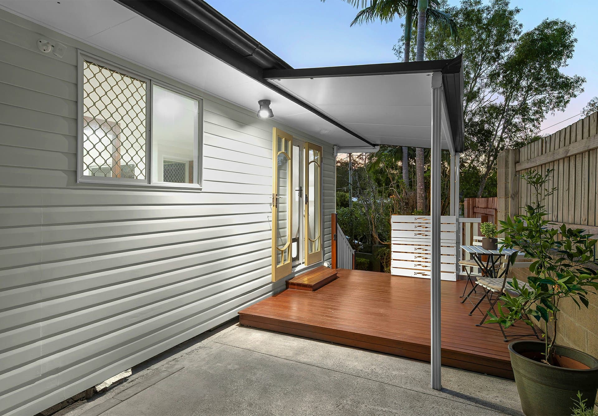 16 Carloch Street, Holland Park West, Holland Park West - Thumbnail 3