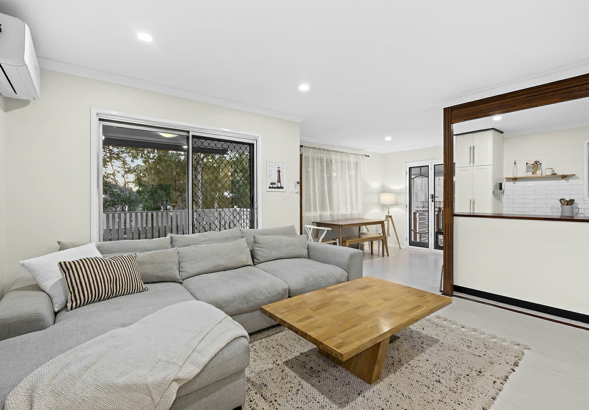 16 Carloch Street, Holland Park West, Holland Park West - Thumbnail 5