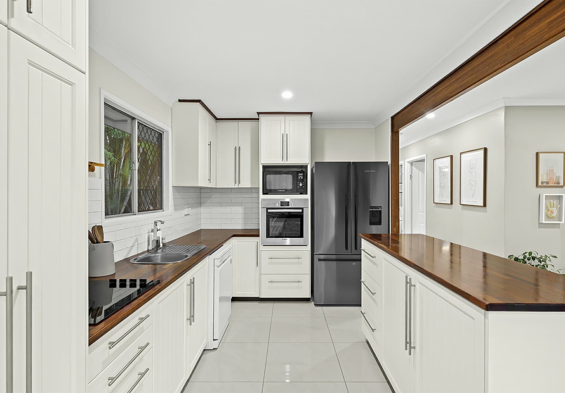 16 Carloch Street, Holland Park West, Holland Park West - Thumbnail 6