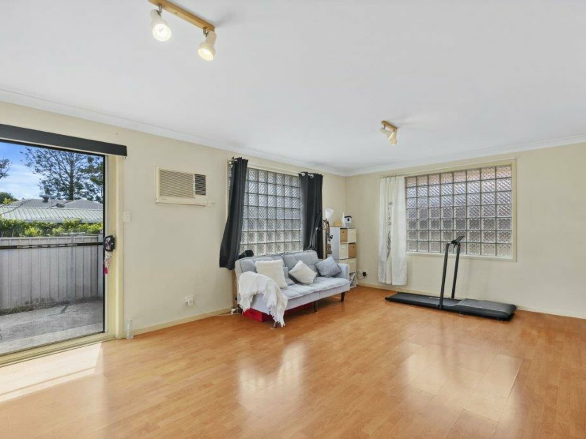 35A St James Avenue, Berkeley Vale, Berkeley Vale - Thumbnail 3