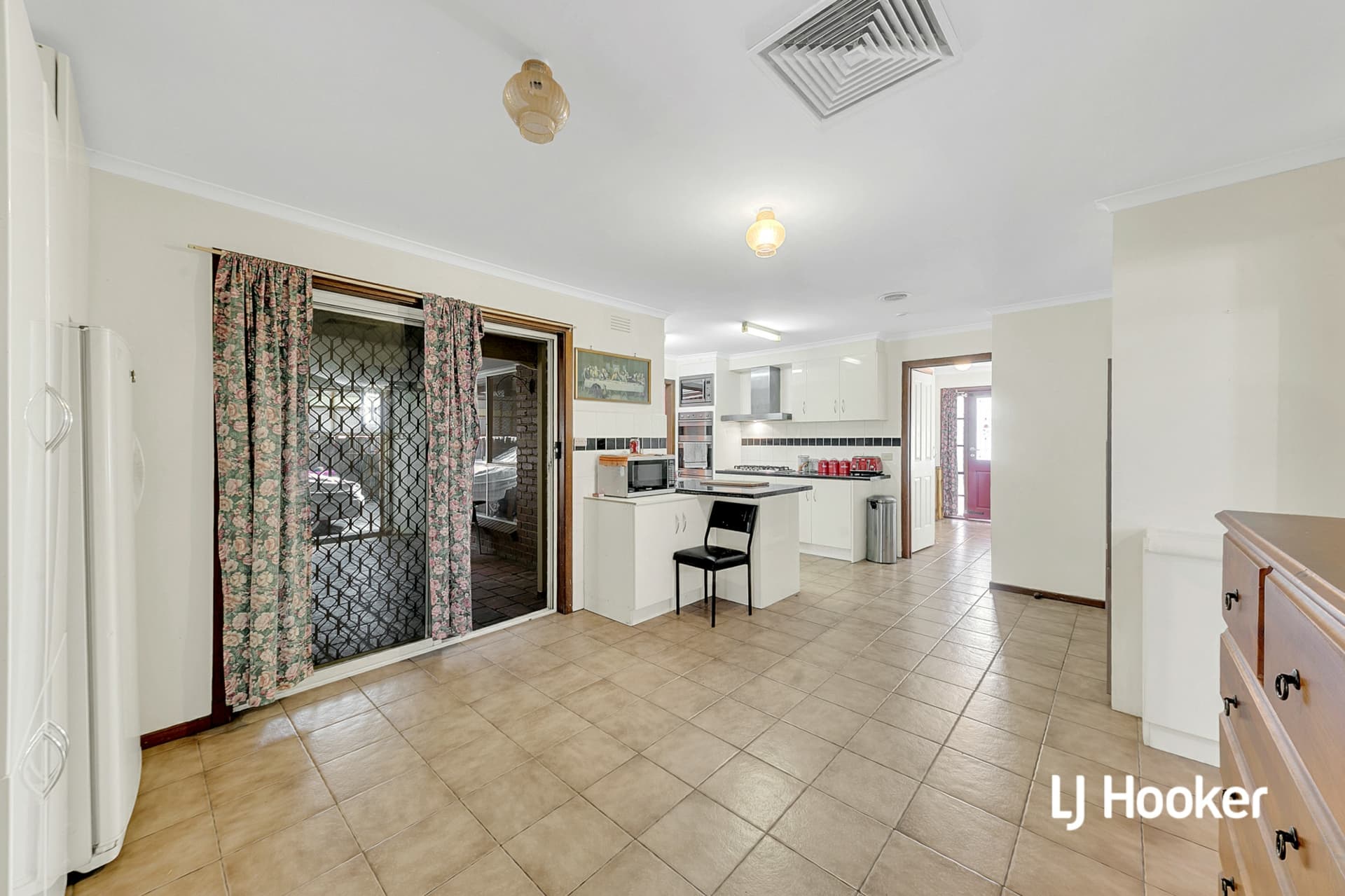 3 Teeda Court, Melton South, Melton South - Thumbnail 3