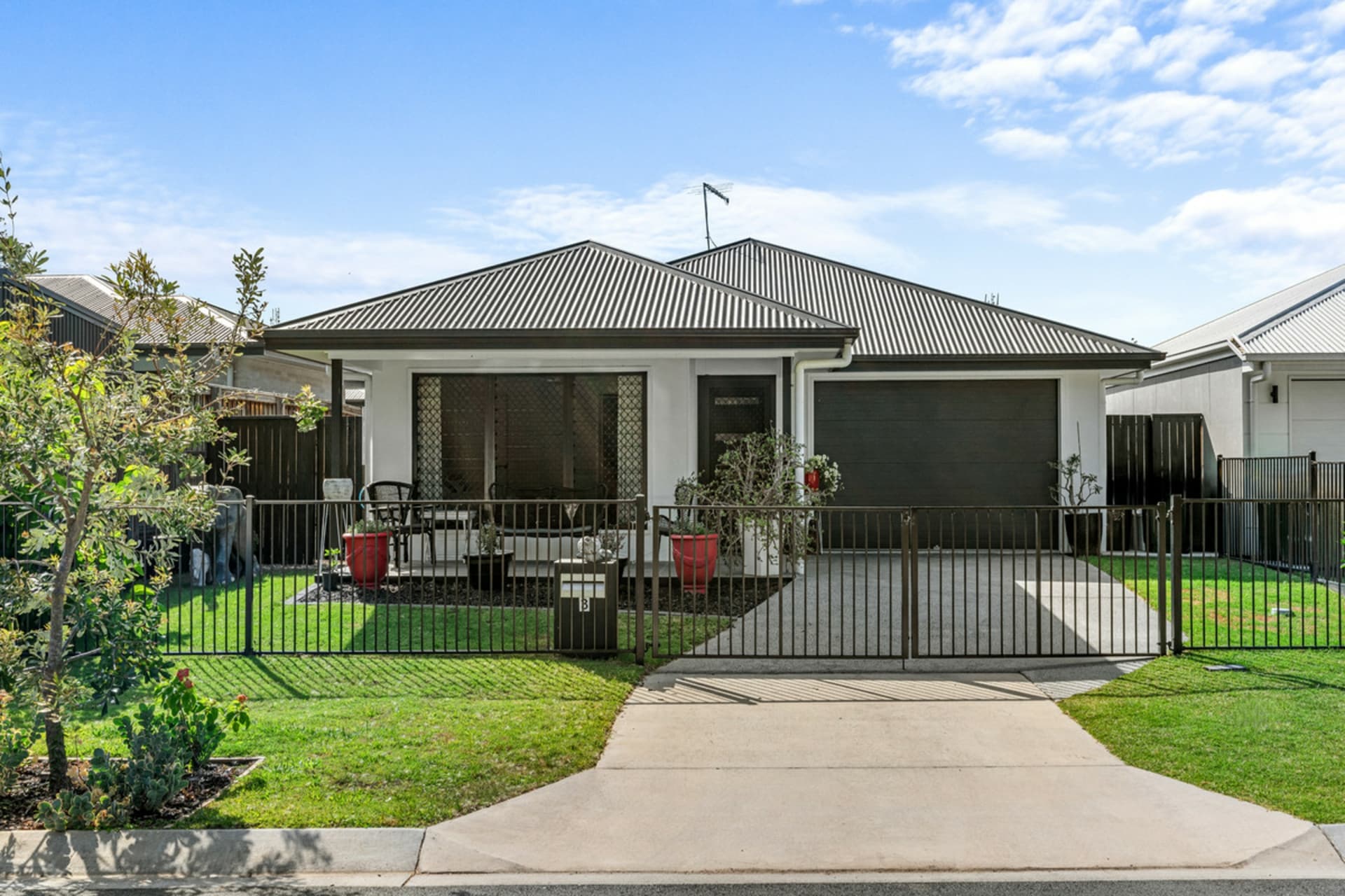 3 Zenith Street, Glass House Mountains, Glass House Mountains - Image 1